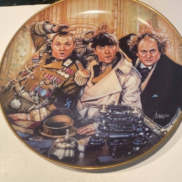 Vintage Set of 6 “The Three Stooges” Plates - Picture 4 of 13